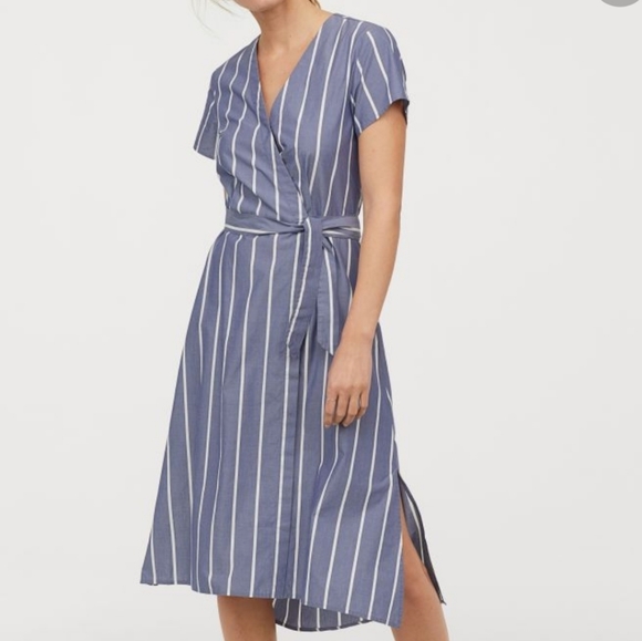 H&M Dresses & Skirts - 🆕️ H&M V Neck Wrap Dress